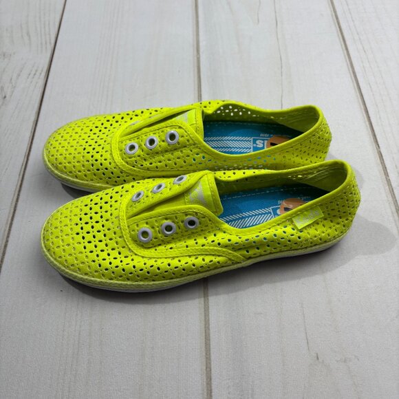 Share Keds Neon Yellow Size 7 Low Top Womens Laceless Laser Cut Sneakers Slip-On - Picture 13 of 16